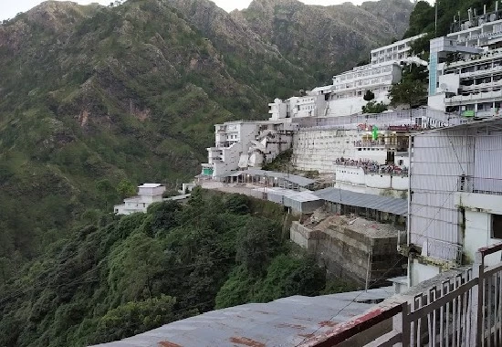 Affordable Vaishno Devi Family Tours from Delhi: Spirituality Meets Savings